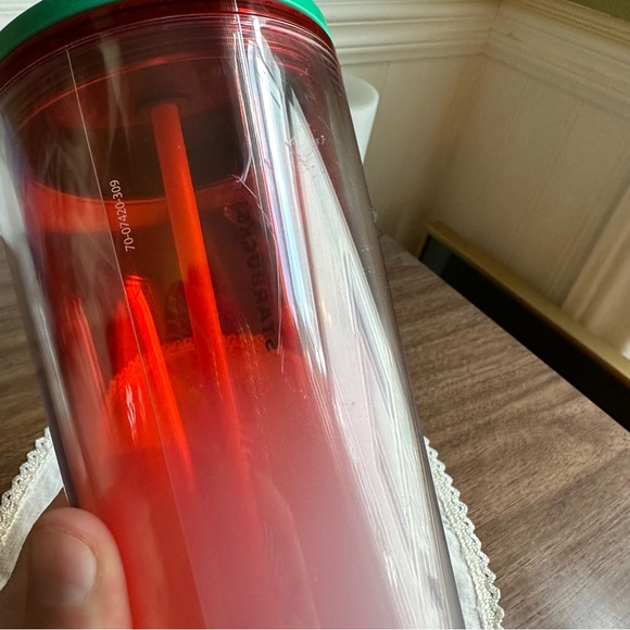 Starbucks Summer 2020 Red & White Clear Cold Cup Tumbler With Green Lid & Straw - Picture 6 of 10